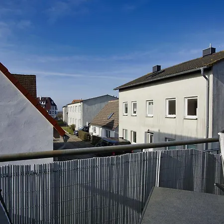 Hafennahe Auf 2 Etagen Und Mit Balkon - Haus Windland 25 Appartement